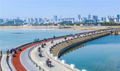 The Rise and Challenges of Women in Motorcycle Clubs