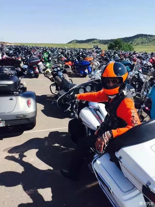 Choosing the Perfect Leather Vest for Your Motorcycle Club: A Comprehensive Guide