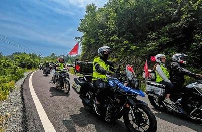 The Design and Practicality of Reflective Vests for Motorcycle Clubs