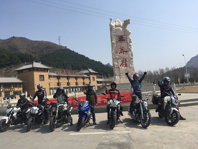 Essential Tools and Equipment for Motorcycle Customization