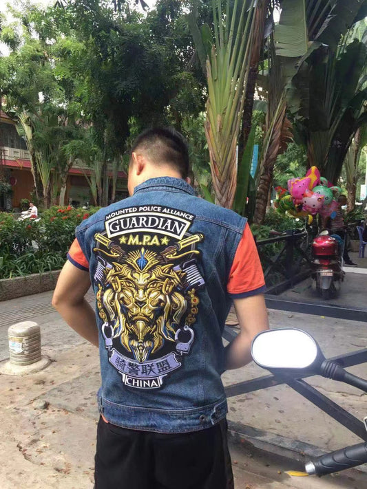 How to Choose Gifts for Your Motorcycle Club Brothers: A Practical Guide with Meaning